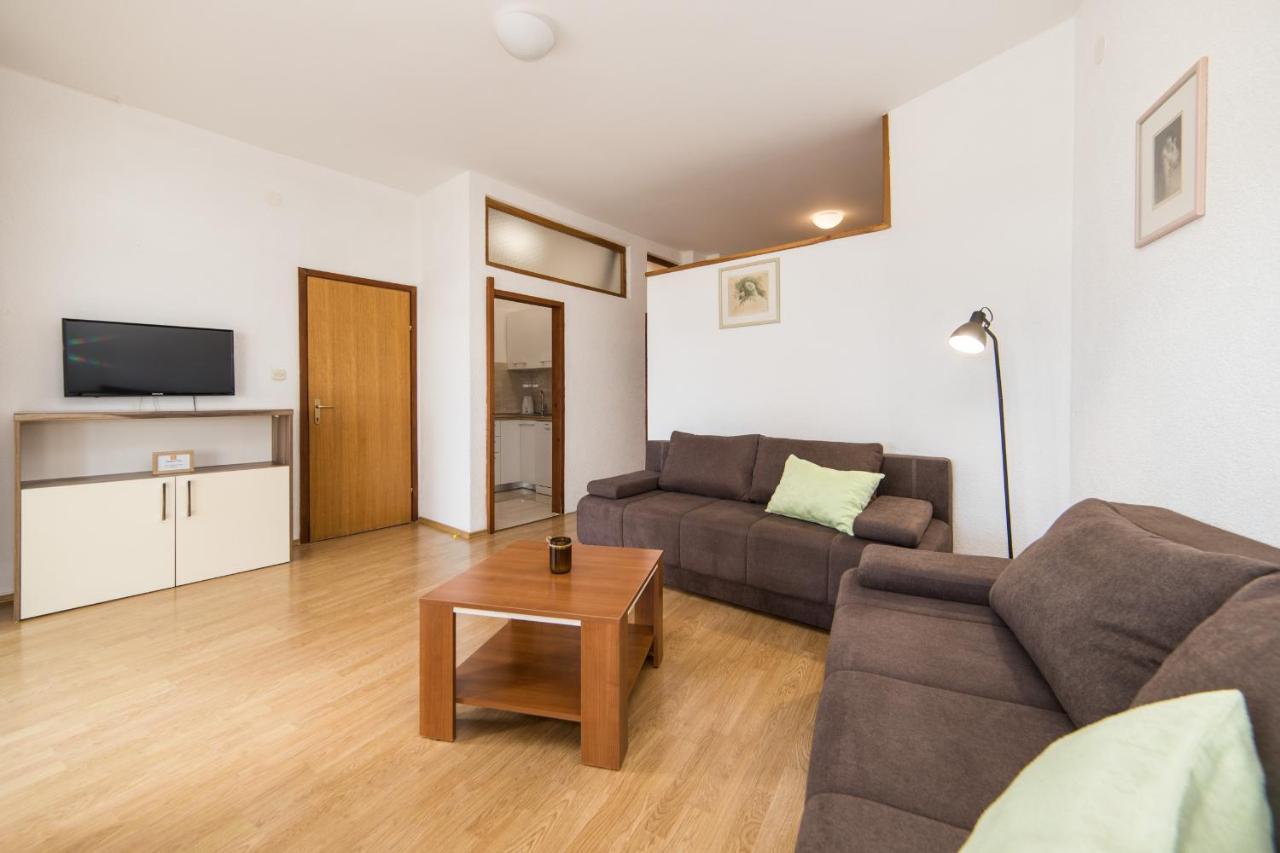 Apartmani Aida Zivogosce Bagian luar foto