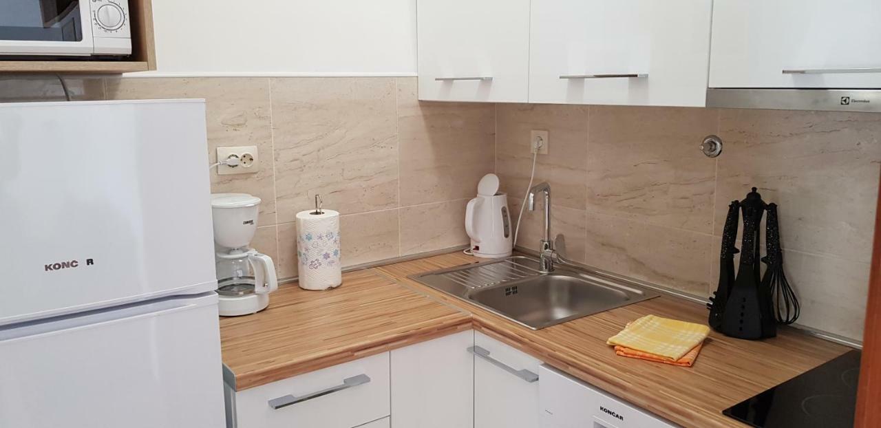 Apartmani Aida Zivogosce Bagian luar foto